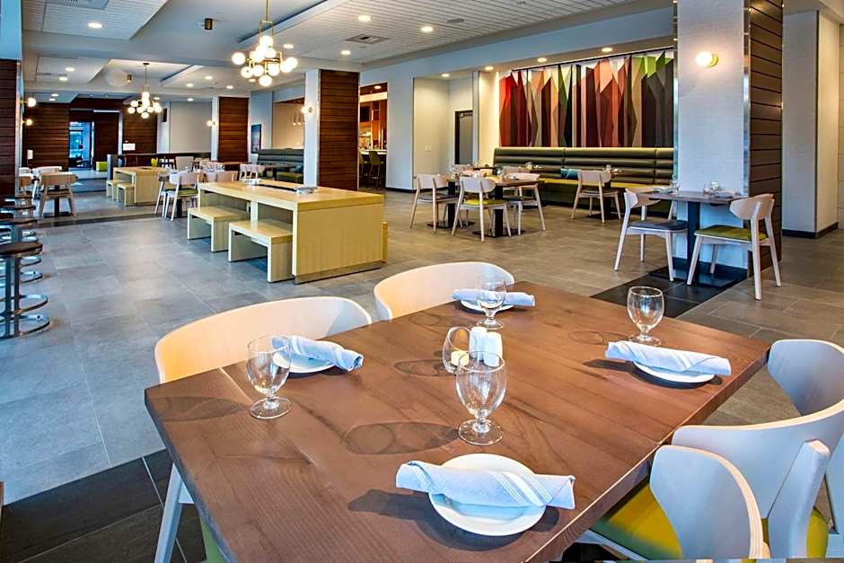 Hilton Garden Inn Redmond Town Center, WA