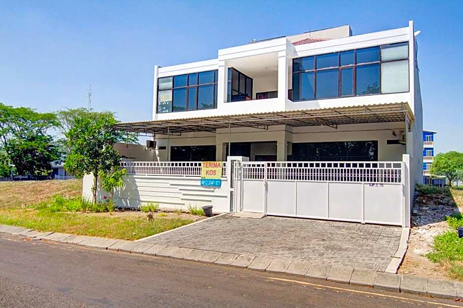 OYO Life 89990 Kost Waterfront 75 Sub