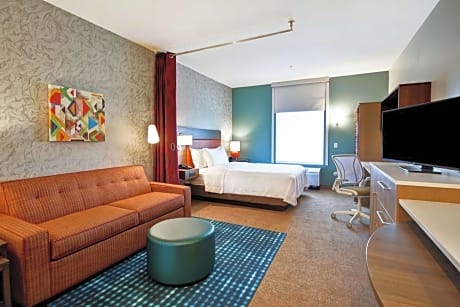 1 Queen Bed Studio Ns W/Mountain View
