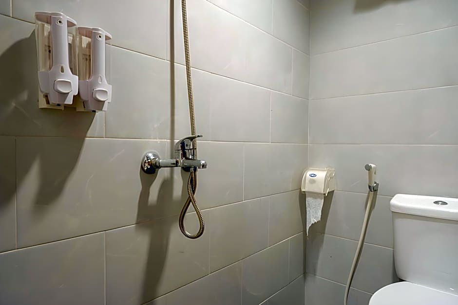 RedDoorz @ Losari Area 2 Makassar