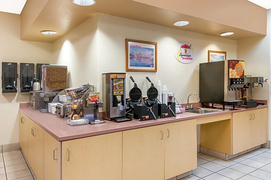 Super 8 by Wyndham Santa Rosa