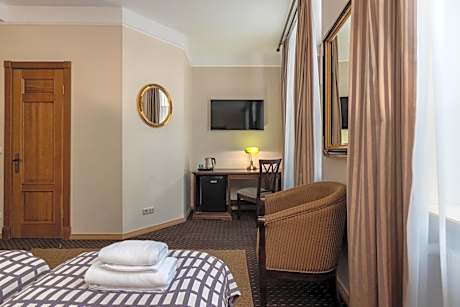 Twin Room with Shower