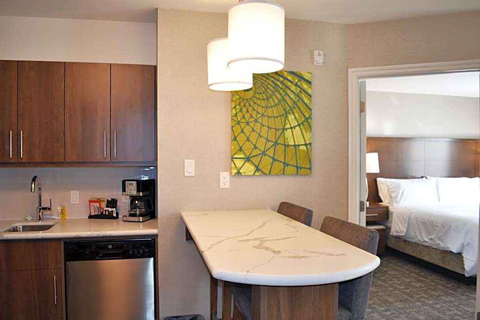 Staybridge Suites By Holiday Inn Red Deer North By IHG