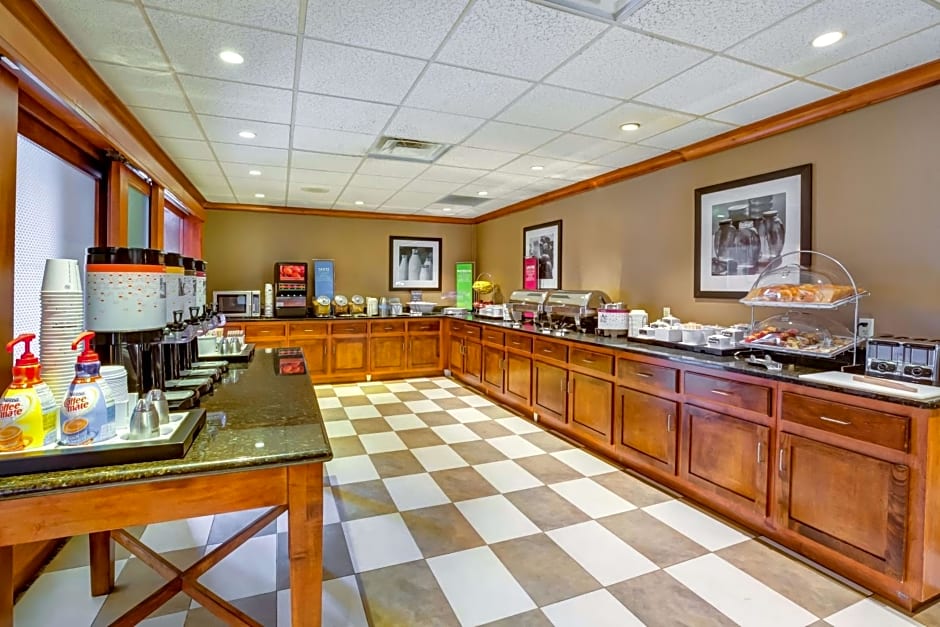 Hampton Inn Boston-Norwood