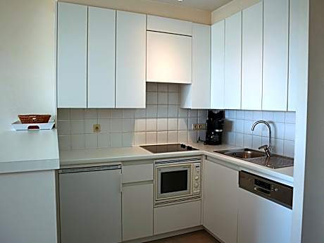 Apartment with view of the harbor channel