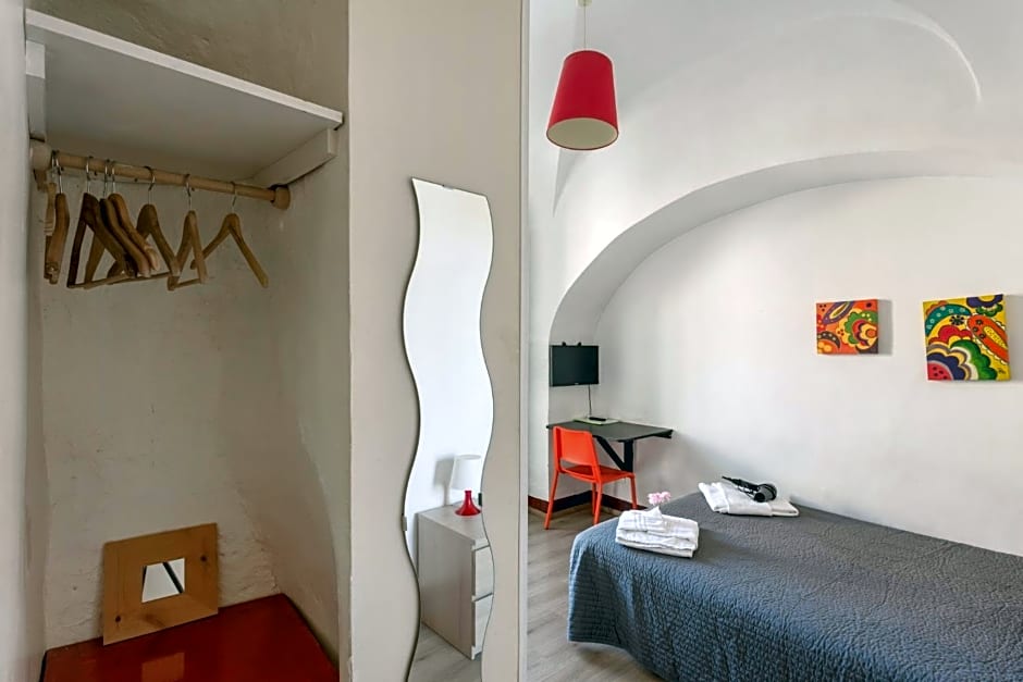 Da Gianni e Lucia Rooms with bathroom in the city center