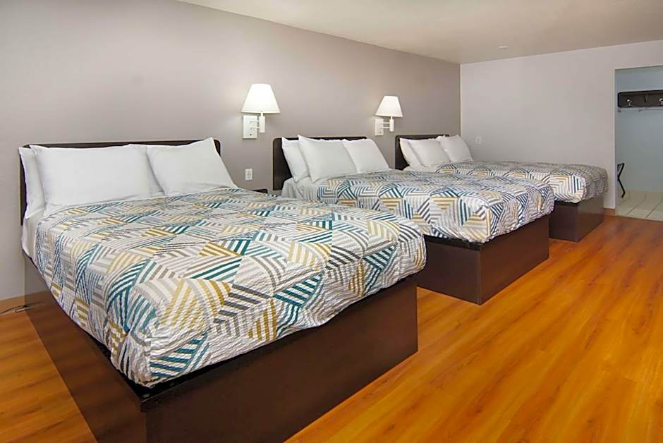 Motel 6-Lancaster, TX - DeSoto - Lancaster