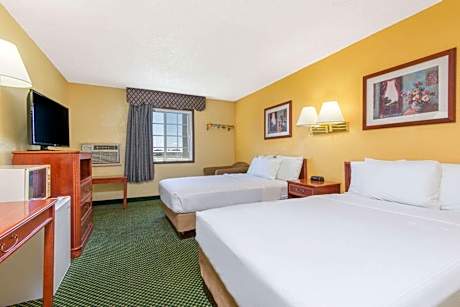 Double Room with Two Double Beds - Non-Smoking