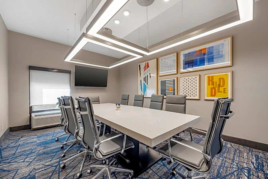 Holiday Inn Express & Suites Antioch By IHG