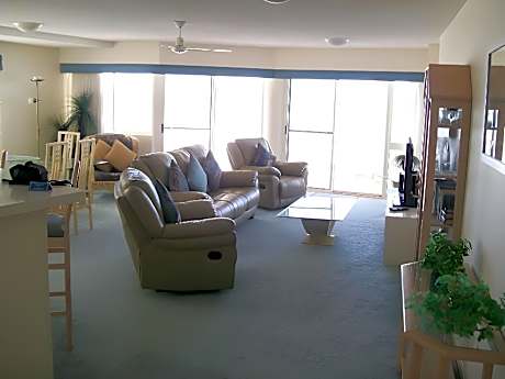 3 Bedroom Apartment - Min. 2 nights