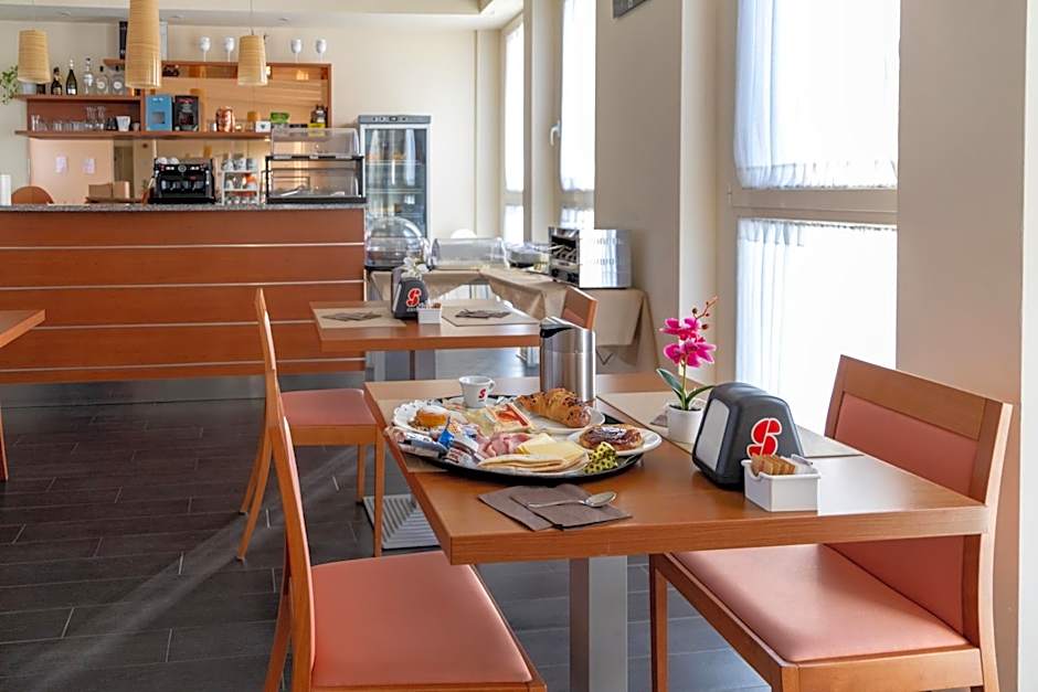 Hotel Giallo