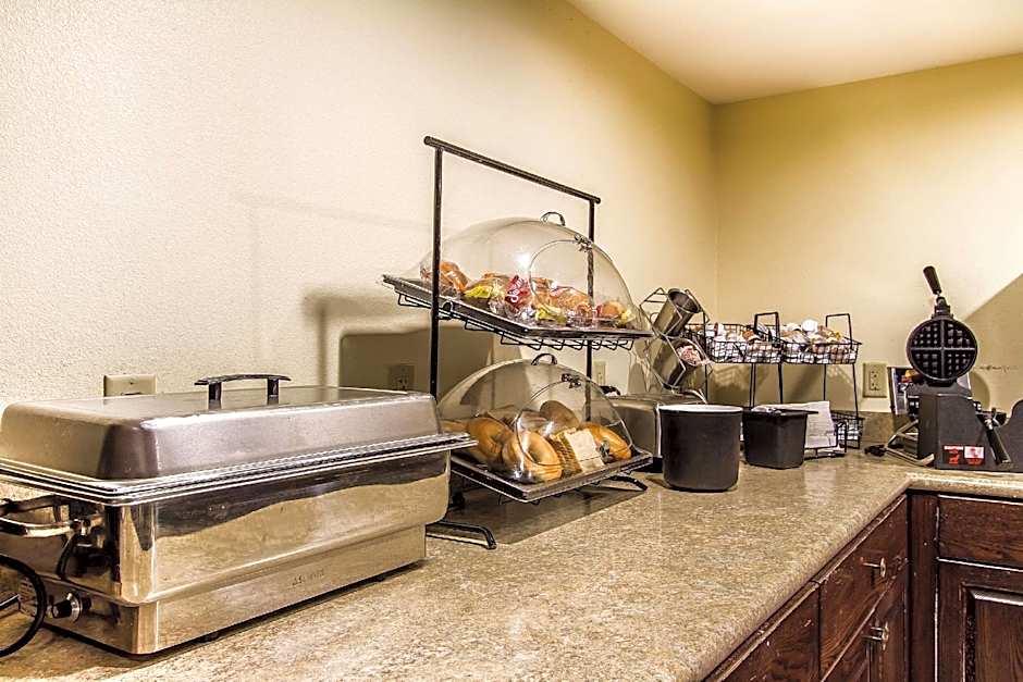 Evangeline Downs Hotel, an Ascend Collection Hotel