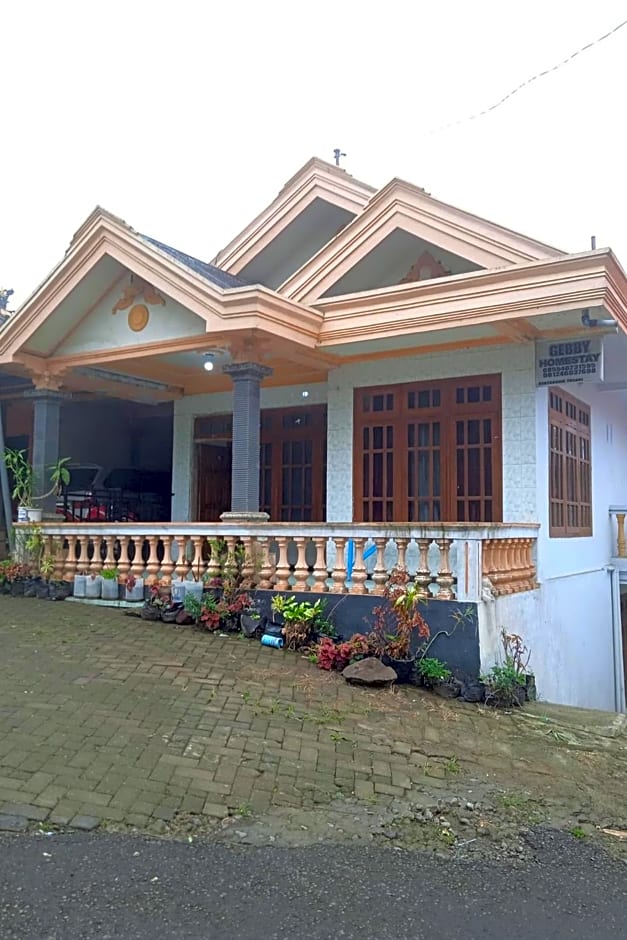 Gebby Homestay Bromo RedPartner