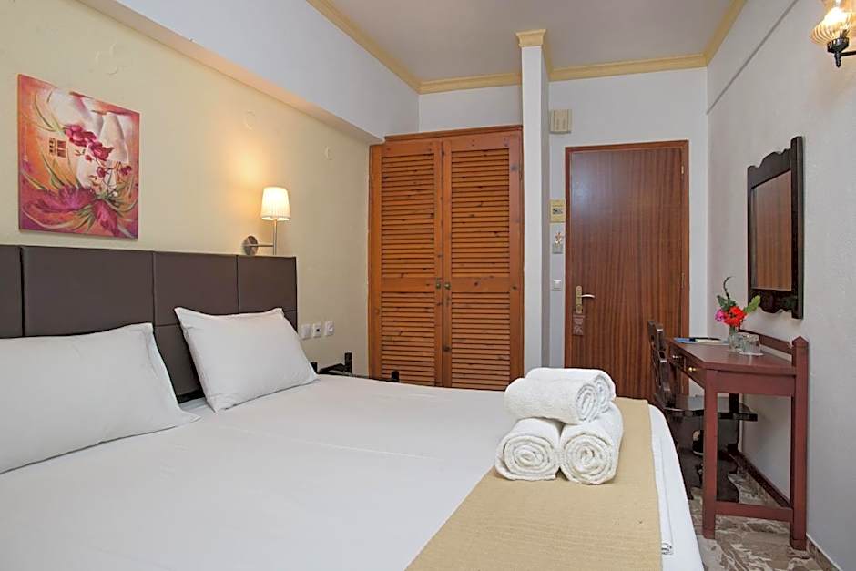 Foto 1 daripada 2 — Economy 1 Double Bed or 2 Beds