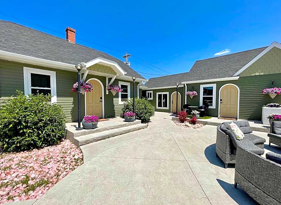 EO Bungalows, Black Hills