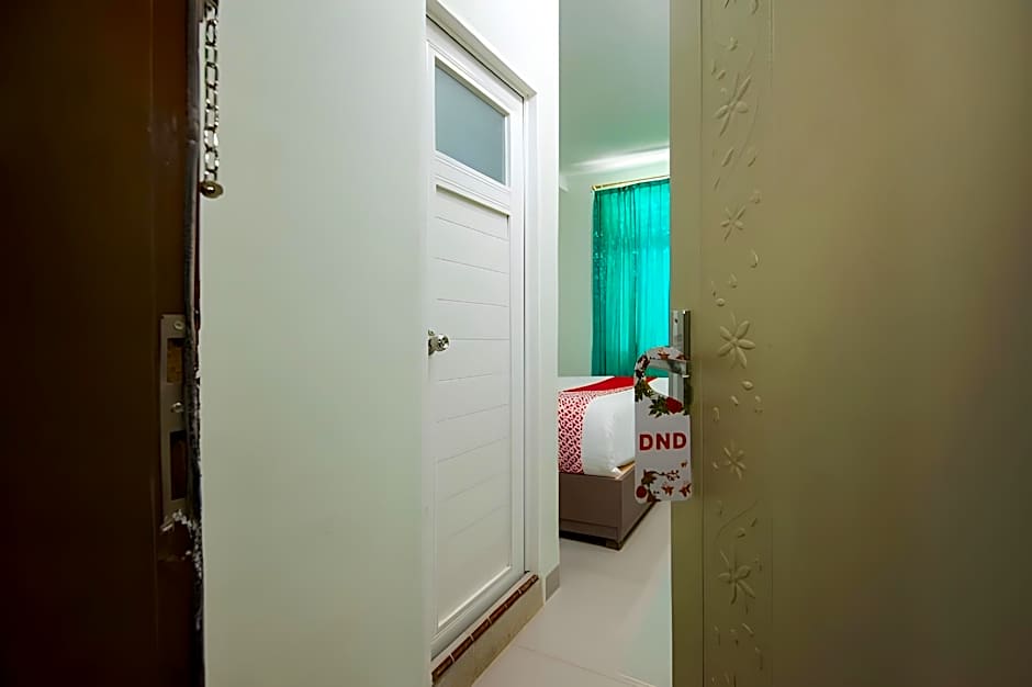 OYO 2382 Wisata Hotel