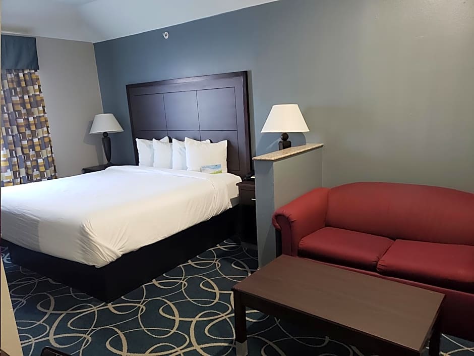 Days Inn & Suites by Wyndham Cleburne TX