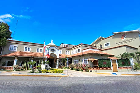 Binniguenda Huatulco & Beach Club