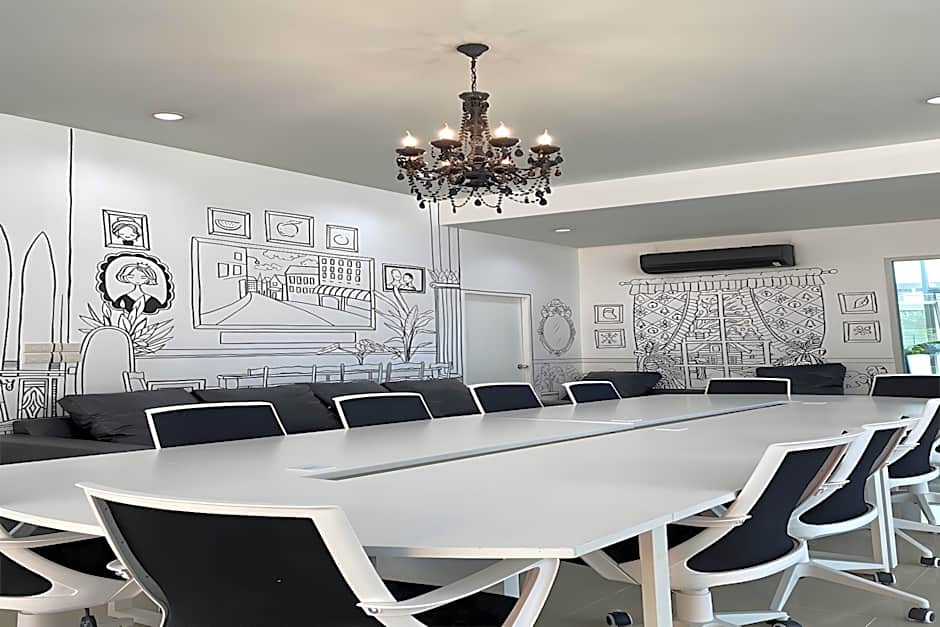 RQ Bangkok Sukhumvit 50 by Collection O