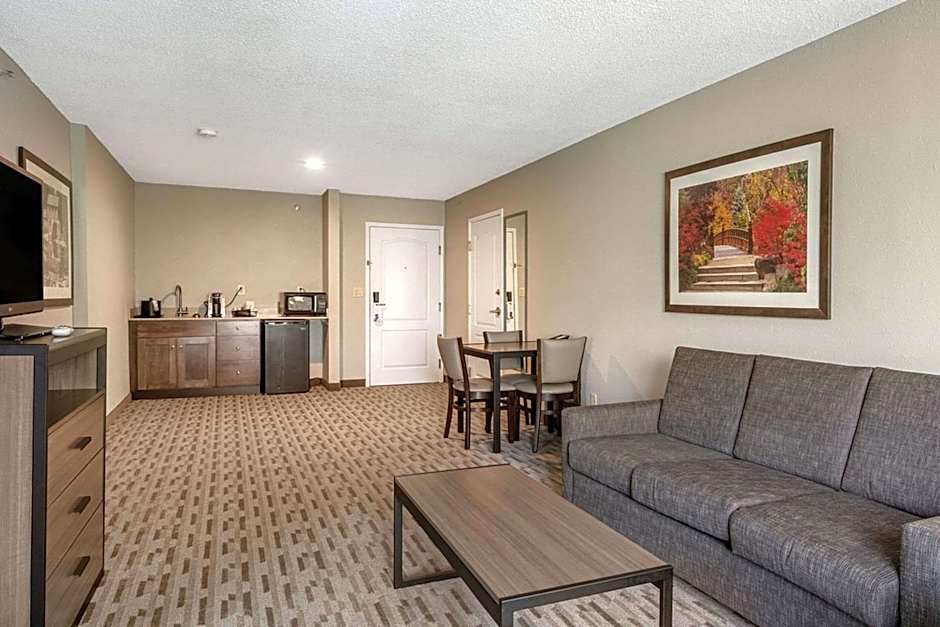 Riverview Inn & Suites, Ascend Hotel Collection