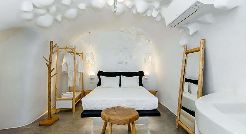 Theano Cave Suites & Villas