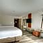Holiday Inn Express & Suites Galesburg By IHG