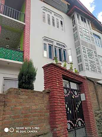 Hotel O POP Zargar Home Stay