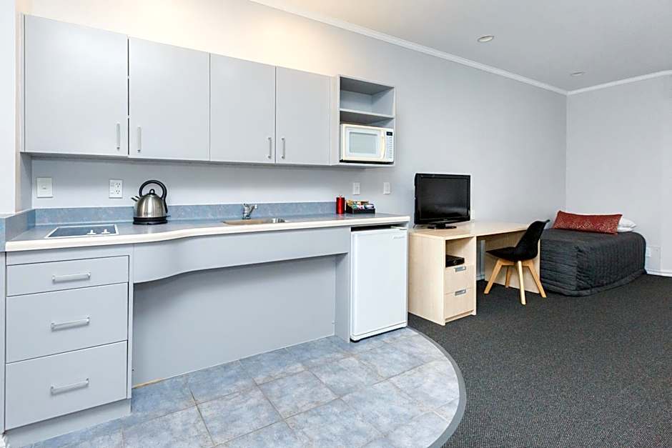 Aubyn Court Spa Motel