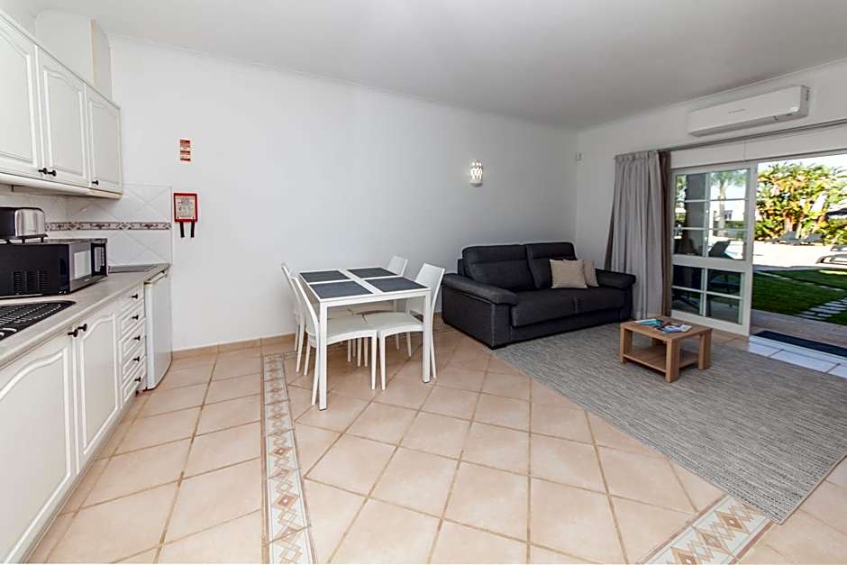 Atalaia Sol Aparthotel - tennis & heated pool in winter