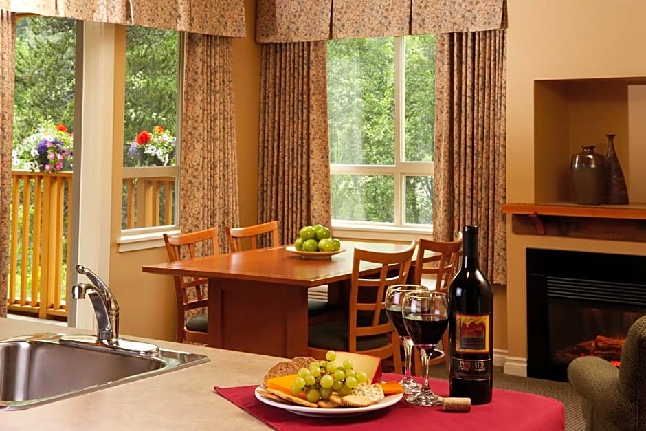 Pemberton Valley Lodge
