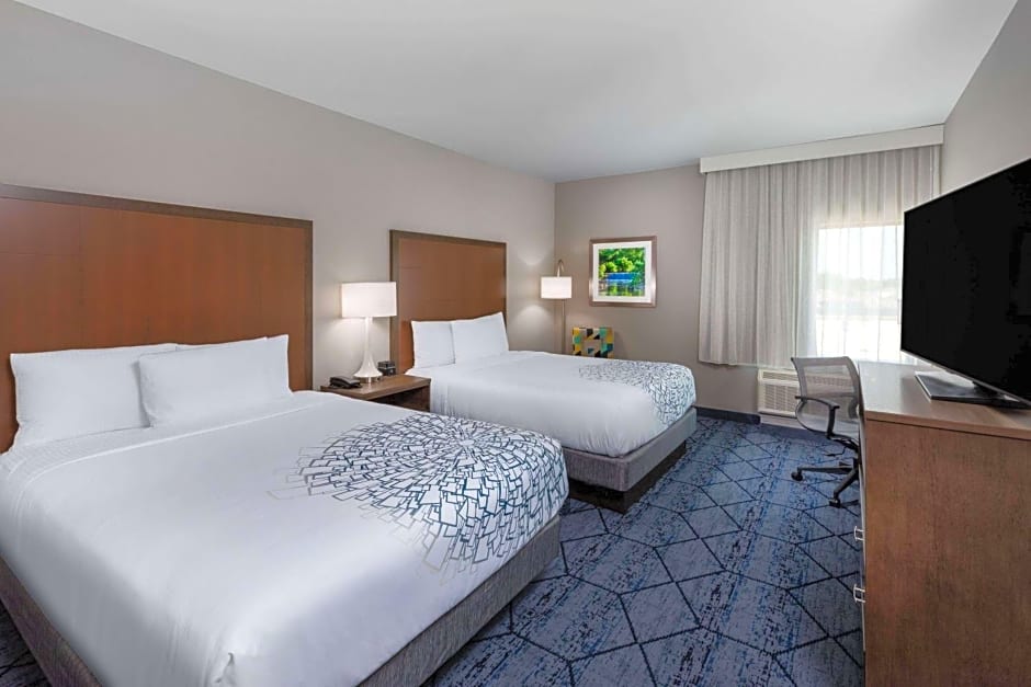 La Quinta Inn & Suites by Wyndham Round Rock near Kalahari