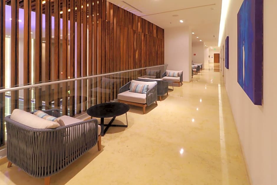 Holiday Inn & Suites Puerto Vallarta Marina & Golf By IHG