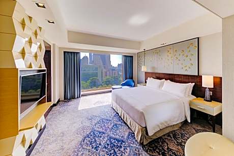 Premier Suite with Lounge access