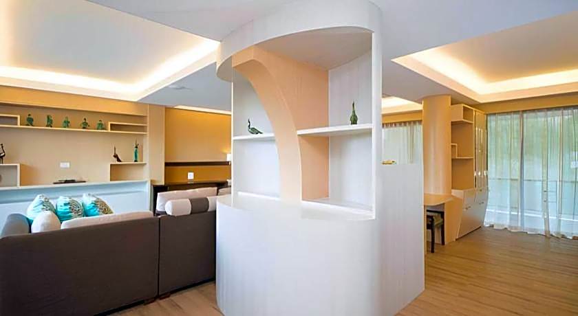 Phi Phi Nice Beach Hotel Hip