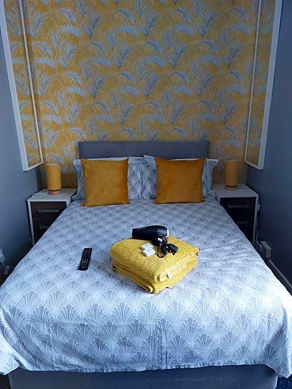 The Vale Apart Hotel