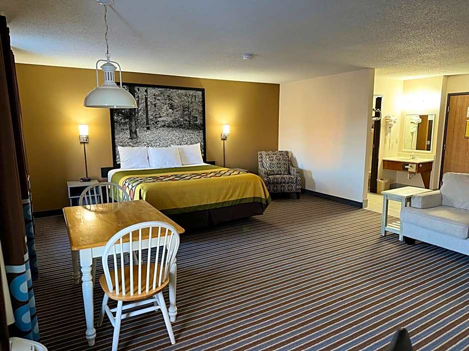 Super 8 by Wyndham Columbia Clark Lane