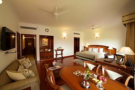 Junior Suite with 10% on food and beverages | 15% off on spa and salon services