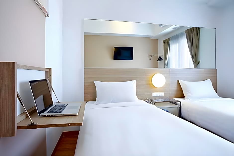 Monoloog Hotel Bekasi