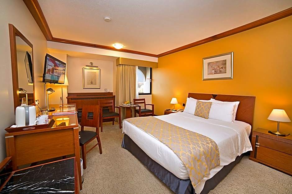Photo 1 of 12 of Deluxe 1 King Bed, Nonsmoking