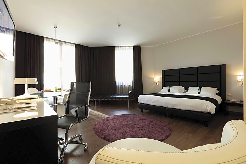 Holiday Inn Genoa City By IHG