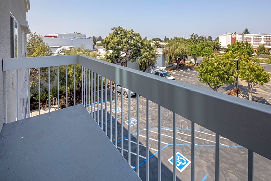 Holiday Inn Express Sunnyvale - Silicon Valley By IHG