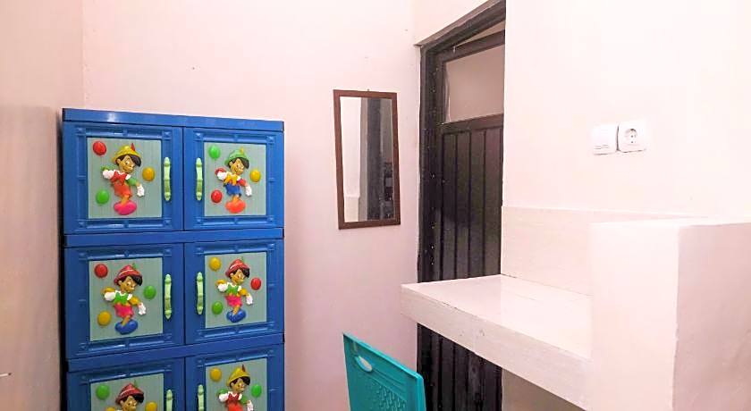 RedDoorz Syariah near Exit Toll Palur