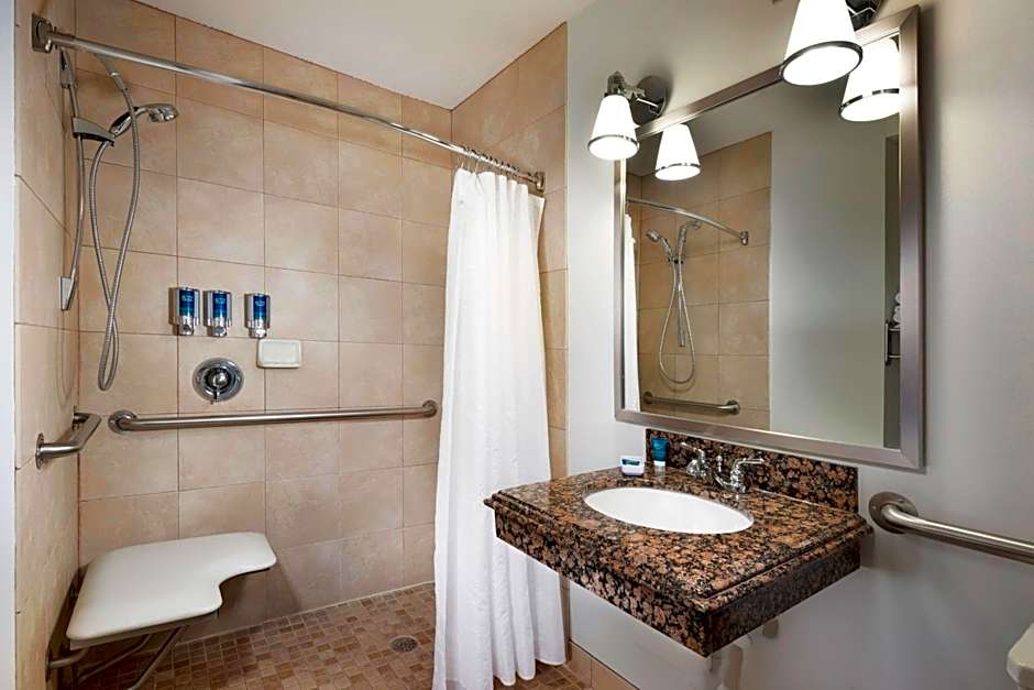 Four Points By Sheraton Kansas City Airport