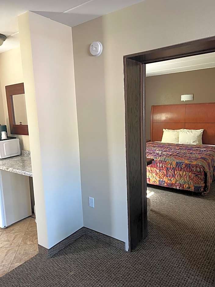 All Star Inn & Suites