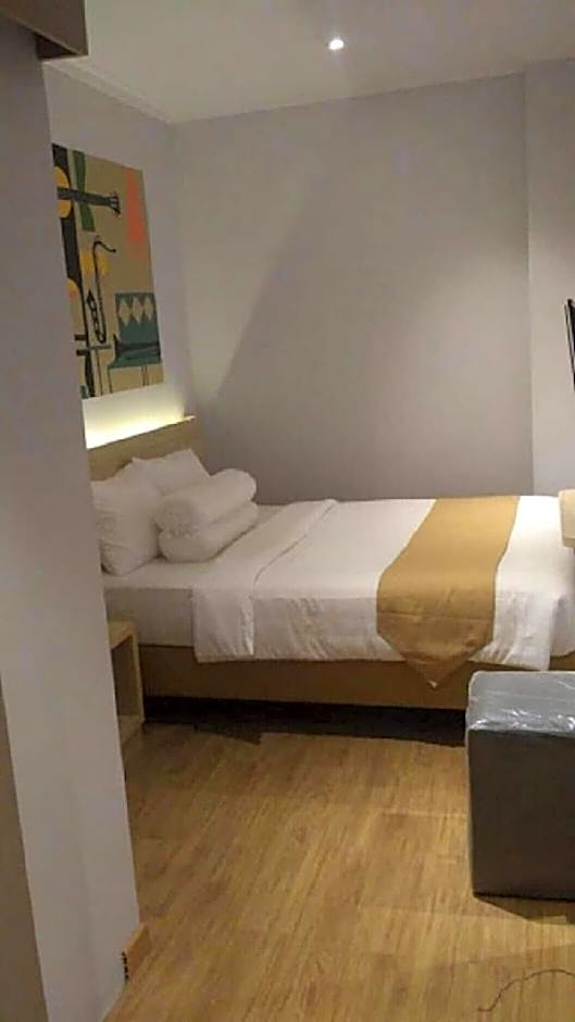 Central Front One Inn Jakarta Airport