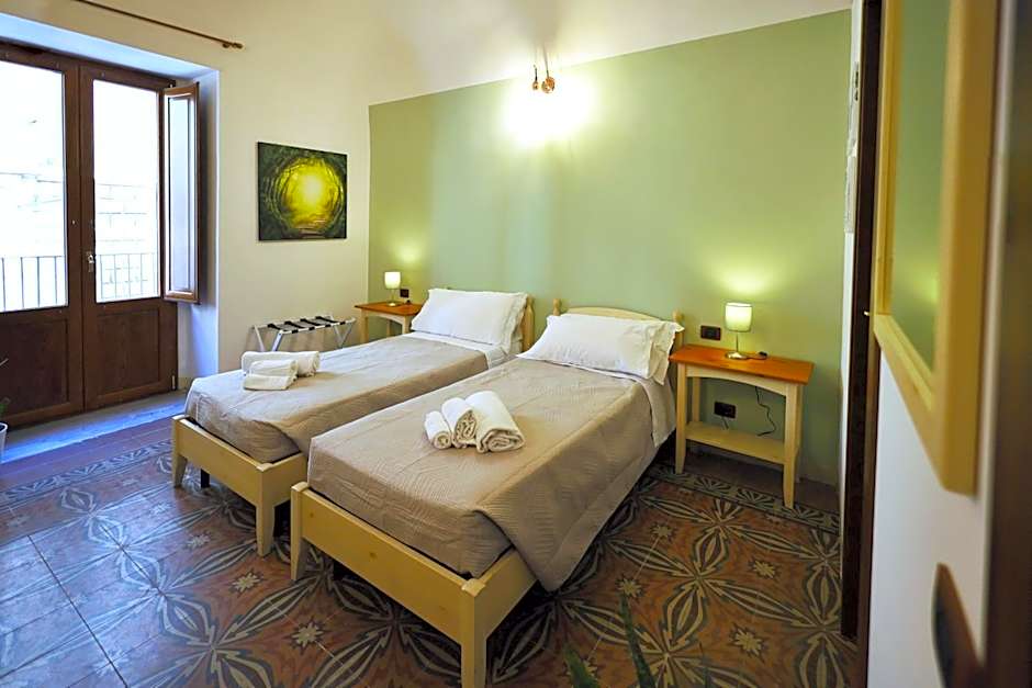 Cataneasy Rooms