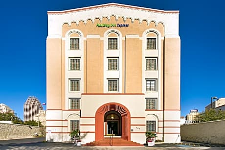 Holiday Inn Express San Antonio North Riverwalk Area By IHG