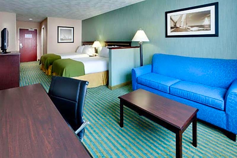 Holiday Inn Express & Suites Smithfield - Providence