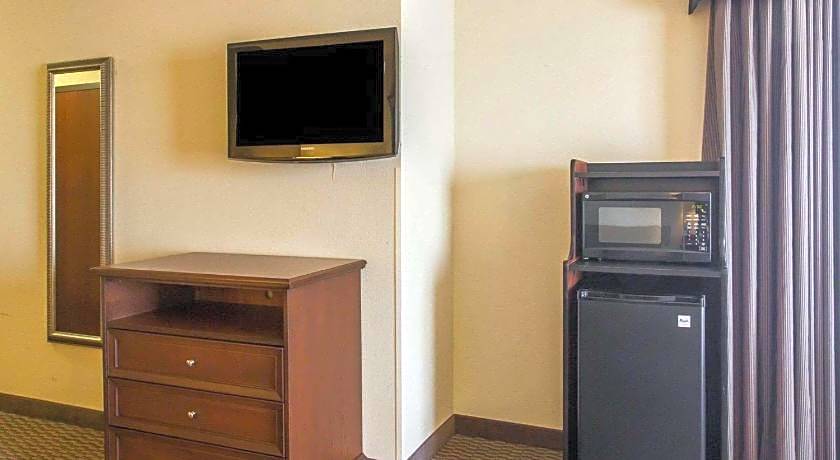 Comfort Inn & Suites Madisonville