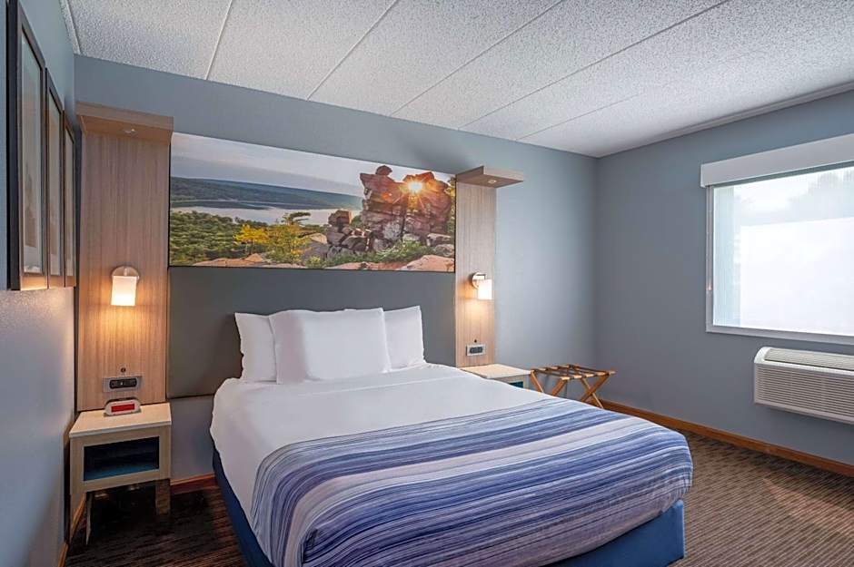 AmericInn by Wyndham Eau Claire